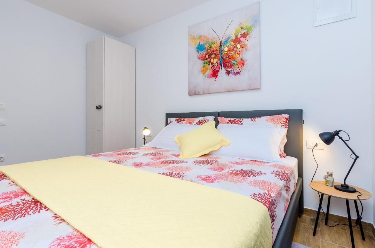 Apartment Moon River Mokosica Bagian luar foto